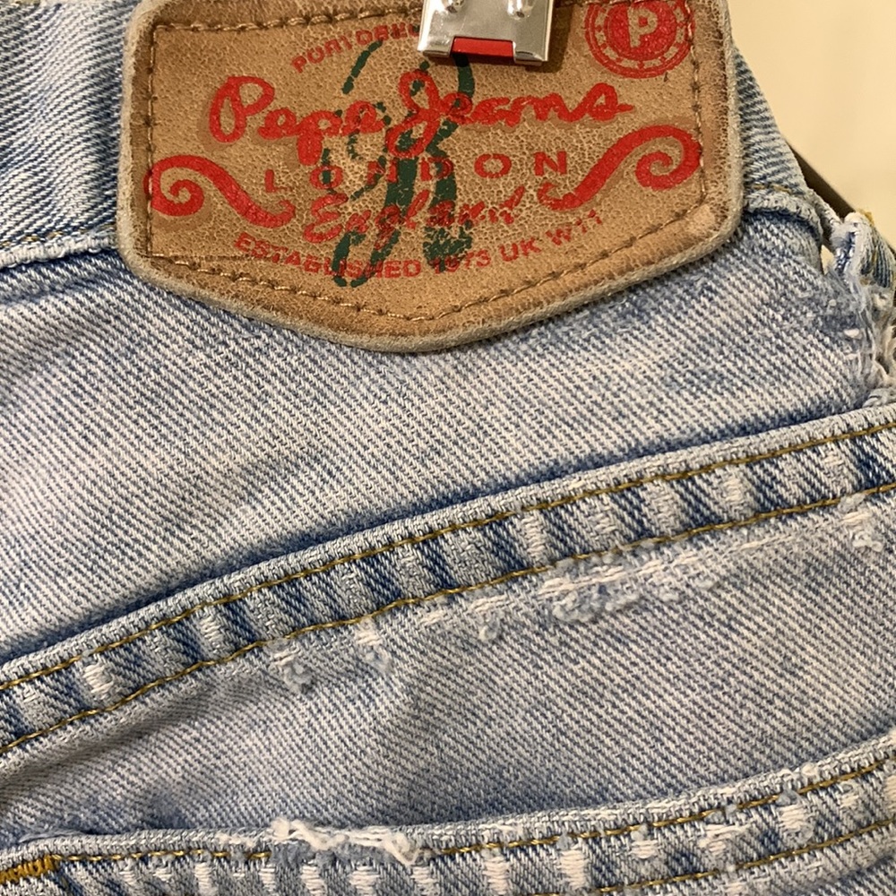 3 for $15 Sale- Vintage Pepe Jeans London England High Waisted Denim Shorts - Picture 5 of 11